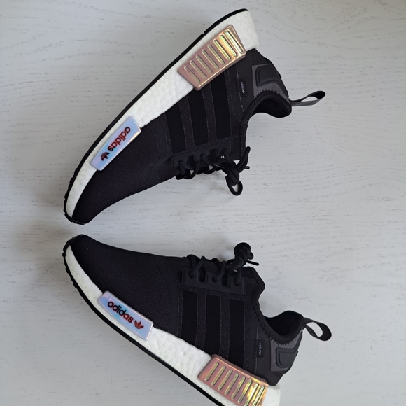 Running Shoes - Picture 3 of 10